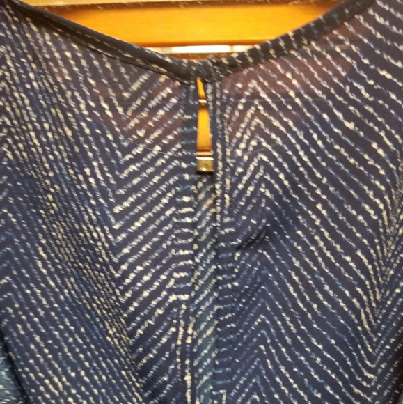 Michael Kors shoulder crop top size medium - Picture 6 of 8